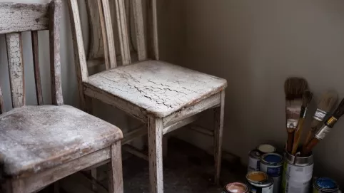 Malowanie krzeseł drewnianych